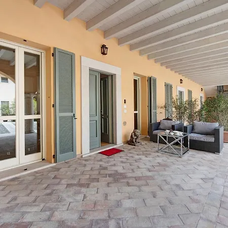 Holiday home Palazzo Archi 2a Polpenazze del Garda